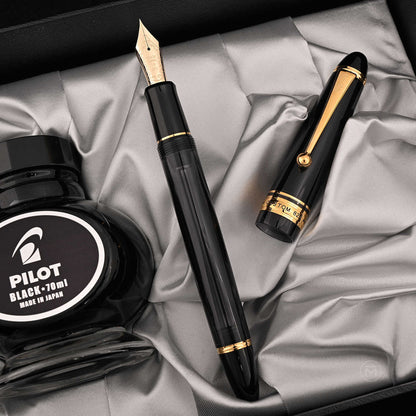 Pilot Custom 823 Black Broad Fountain Pen + Ink Bottle